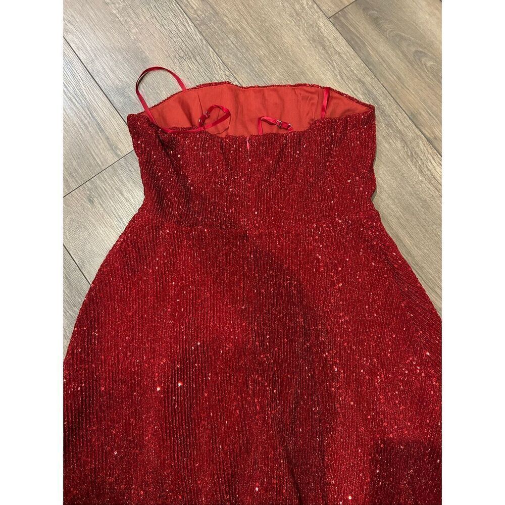 Lulu’s red sequence dress - Picture 7 of 7